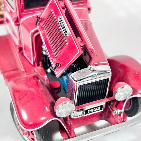 Danbury Mint 1933 Budweiser Delivery Truck 1/24 Scale Beer Crates Diecast 1997 - Picture 10 of 16